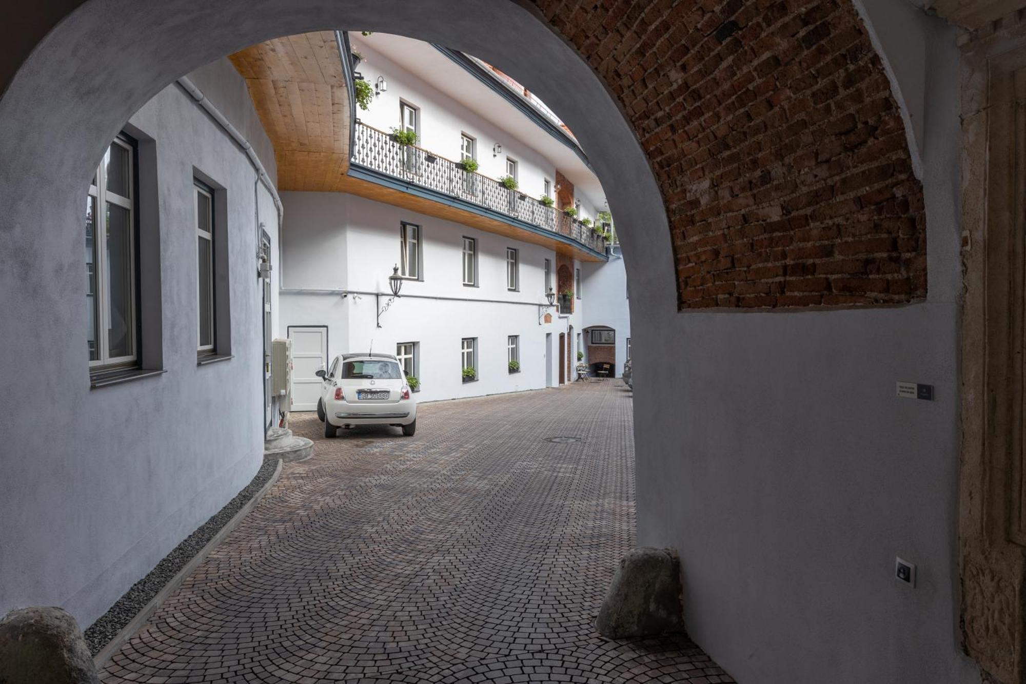 Magister Seven Panzió Nagyszeben Kültér fotó